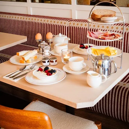 Hotel Bonnie 4*